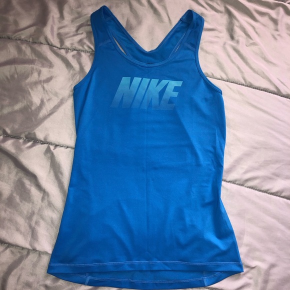 Two Nike Tank Tops - Picture 4 of 6